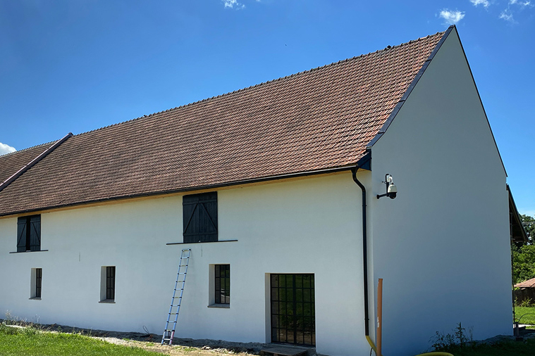 Střechy-Fasády-Izolace: Česká firma vyvinula reflexně-izolační nátěry, vhodné jsou i pro fasády